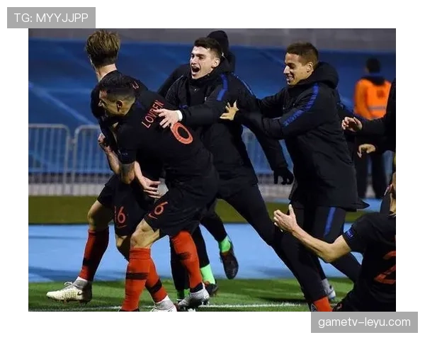 欧洲杯小组赛激战正酣，多队强势出击争夺出线席位