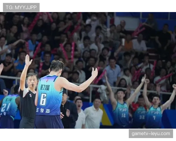 肯尼尔沃斯路之王状态回暖，英超赛场再展不屈斗志与辉煌风采